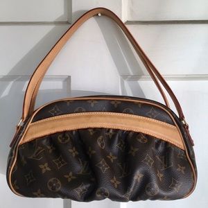 “SOLD”-Louis Vuitton Monograms Handbag. Authentic.